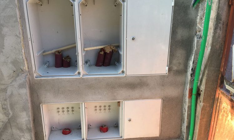 Montagem de caixas para EDP